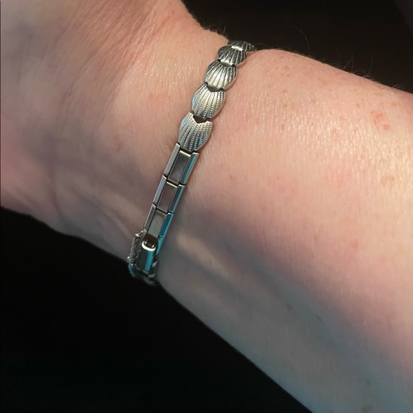 Vintage Ladies Richard Watch - Runs Keeps Time - Picture 5 of 5